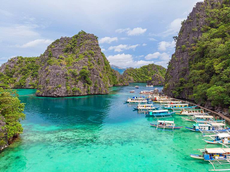 Breathtaking Overwater Bungalows in the Philippines